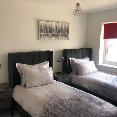 Barber House, Hoyland With Two Allocated Parking Spaces Extérieur photo