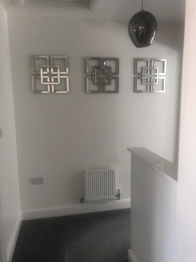 Barber House, Hoyland With Two Allocated Parking Spaces Extérieur photo