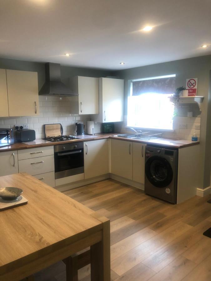 Barber House, Hoyland With Two Allocated Parking Spaces Extérieur photo